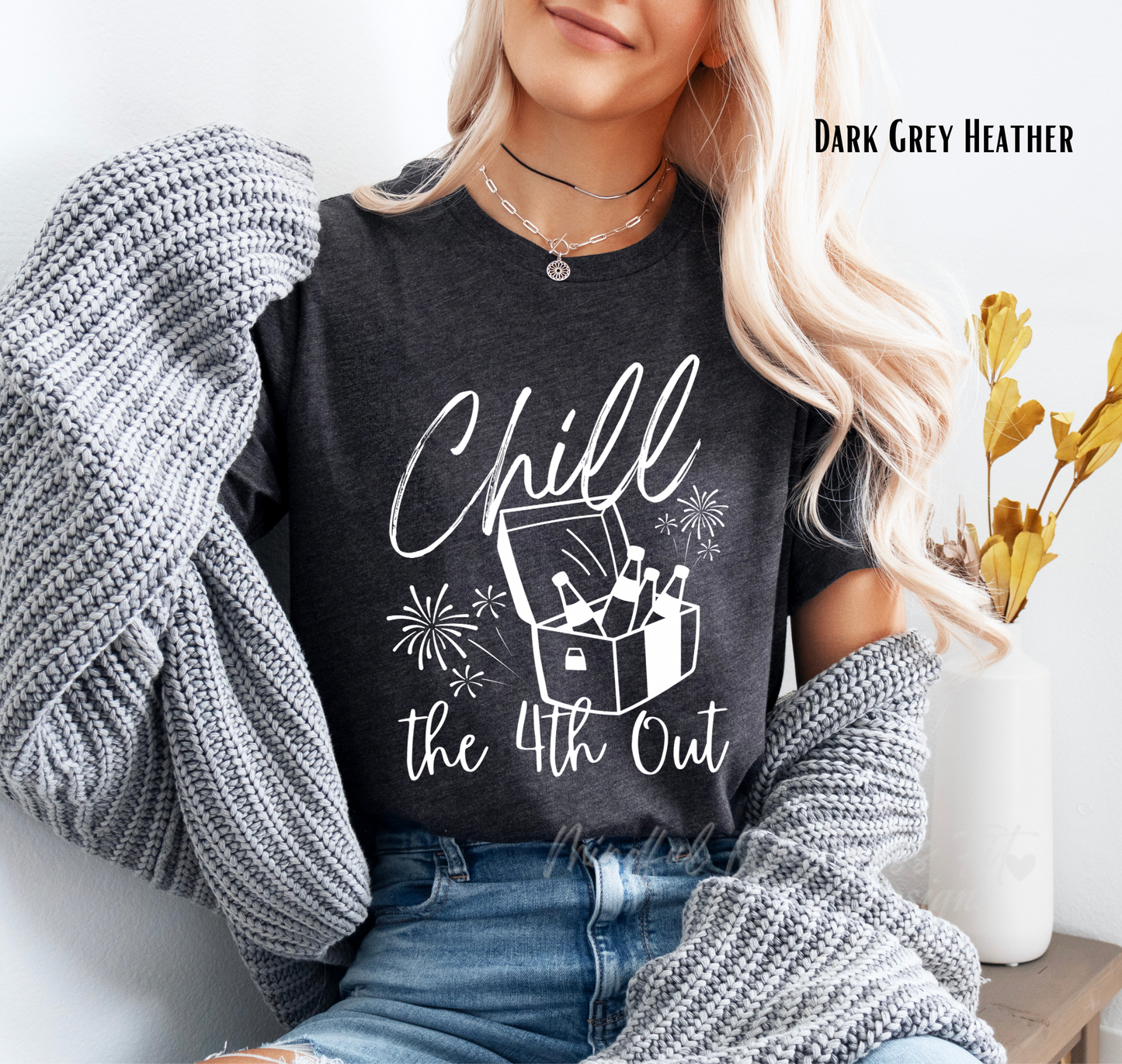 Chill 4th Out Tee, Relaxed Independence Day T-Shirt, Summer BBQ Shirt, Patriotic Shirt, 4th of July Drinks Shirt, Ice Cold Tee, Casual Holiday Outfit