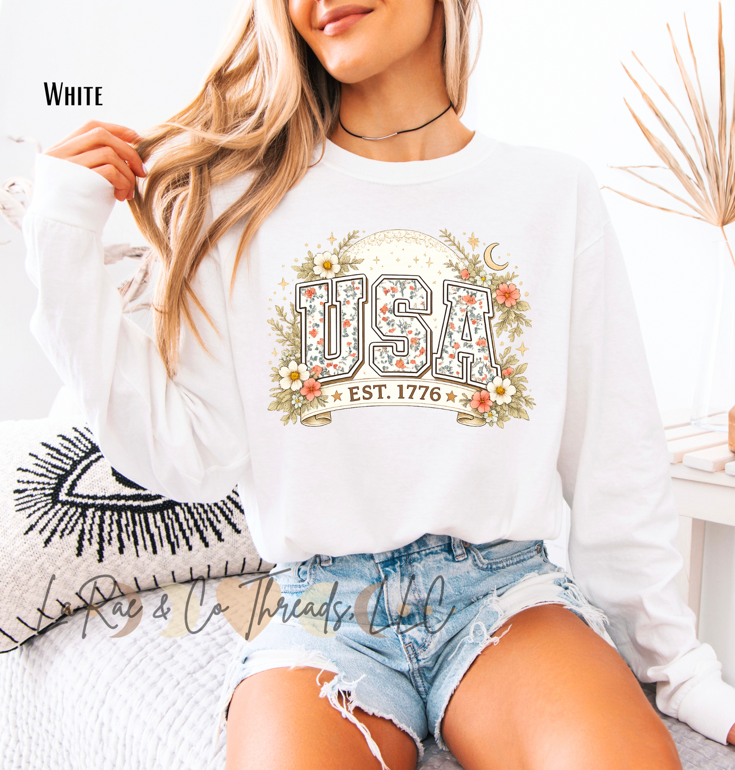 USA Floral EST. 1776 Patriotic Vintage Flag Sweatshirt, Boho Patriotic Crewneck, Vintage Americana Wildflower Sweater, Retro Patriotic Cottagecore USA Crewneck