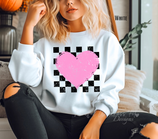 Retro Checkered Heart Sweatshirt, Valentine's Day Crewneck, Trendy Checkered Sweatshirt, Vintage Heart Crewneck, Classic Love Pullover,