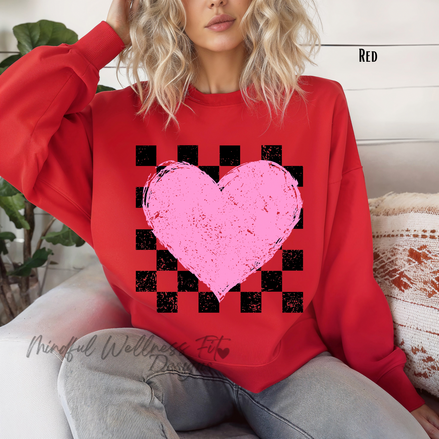 Retro Checkered Heart Sweatshirt, Valentine's Day Crewneck, Trendy Checkered Sweatshirt, Vintage Heart Crewneck, Classic Love Pullover,