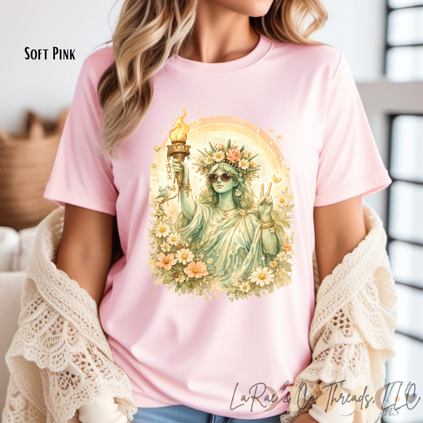 Boho Statue of Liberty Floral Tee — Vintage Floral Liberty T‑Shirt, Patriotic Floral Lady Liberty Shirt, Peace Love Freedom Cottagecore Americana Shirt, Boho Patriotic Statue of Liberty Tee,