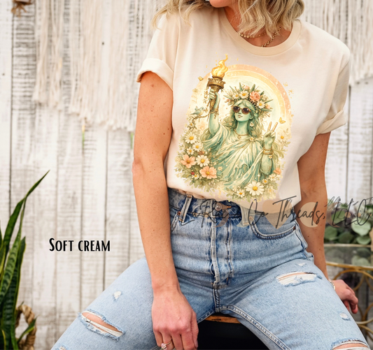 Boho Statue of Liberty Floral Tee — Vintage Floral Liberty T‑Shirt, Patriotic Floral Lady Liberty Shirt, Peace Love Freedom Cottagecore Americana Shirt, Boho Patriotic Statue of Liberty Tee,
