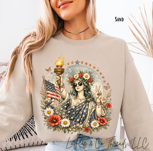 Boho Statue of Liberty Patriotic Crewneck Sweatshirt — Patriotic Vintage Americana Sweater, Patriotic Lady Liberty Cottagecore Crewneck, Vintage Fourth of July Sweatshirt